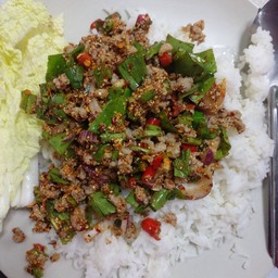 ลาบไก่ ราดข้าว