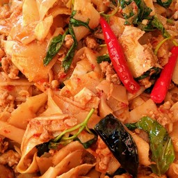 ผัดหน่อไม้ดองหมูสับรสจัด