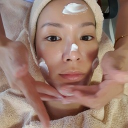 ลงครีม แล้วนวดทั่วหน้า