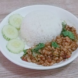 ข้าวกะเพราหมูสับพริกแห้ง