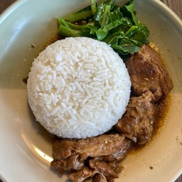 ข้าวหน้าหมูตุ๋น+น้ำจิ้มแซ่บๆ