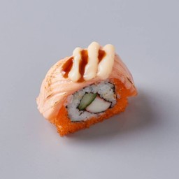 Set แซลมอนโรลเบิร์น 8 ชิ้น