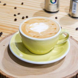 Hot Caramal Macchiato (คาราเมล มัคคิอาโต้ร้อน)