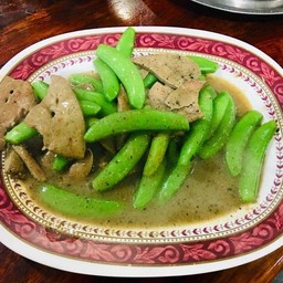 ตับผัดถั่วลันเตา