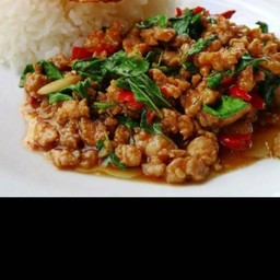 กะเพราหมูราดข้าว