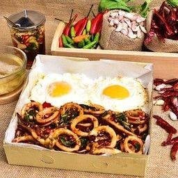 กะเพราถาดจิ๋ว-ปลาหมึก