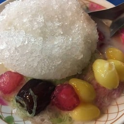 น้ำแข็งไส เลือกท็อปปิ้ง 3 อย่างขึ้นไป