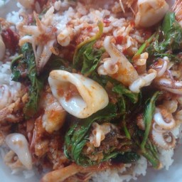 ผัดพริกแกงทะเล