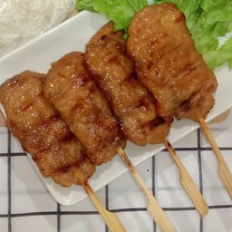 ไอซ์อิงข้าวเหนียวหมูปิ้ง & ลูกชิ้นทิพย์