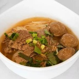 ก๋วยเตี๋ยวเนื้อ (พิเศษ)