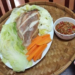 ปลานิลนึ่ง/ผักลวก