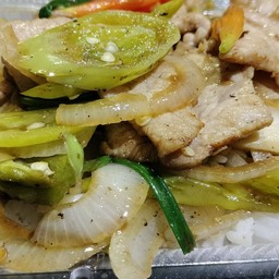 ข้าวราดผัดพริกสด