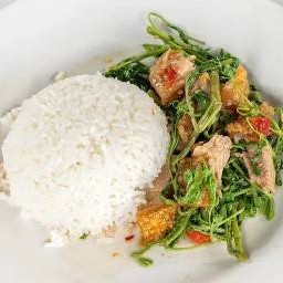 ผัดกะเฉดหมูกรอบ