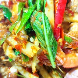 ผัดหน่อไม้รวมมิตร , ทะเล