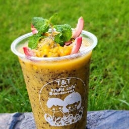 T&T Fruits Cafe' สมูตตี้ ผลไม้ปั่นเพื่อสุขภาพ