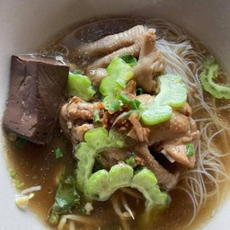 ก๋วยเตี๋ยวไก่มะระ