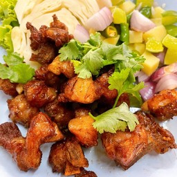 แหนมกระดูกหมูอ่อนทอด