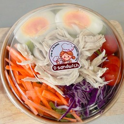 สลัดผัก อกไก่ ไข่ต้ม