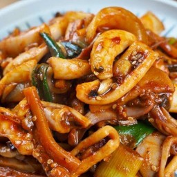 ผัดหมึกเกาหลี