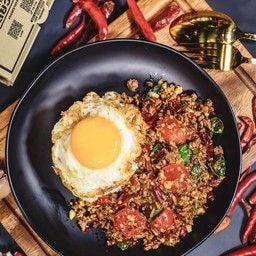 กะเพราป่าเถื่อนอกไก่สับ (เผ็ด เถื่อน ทุกคำ)