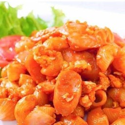 ผัดมักกะโรนีฮอทดอก