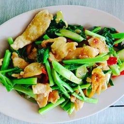 เนื้อนิ่มทอดกระเทียมพริกสด ฮาลาล