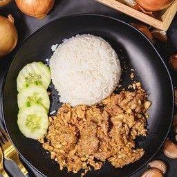 หมูชิ้นกระเทียม -ราคาไม่รวมไข่ดาว