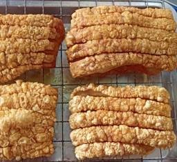 หมูกรอบเปล่า 1000 กรัม