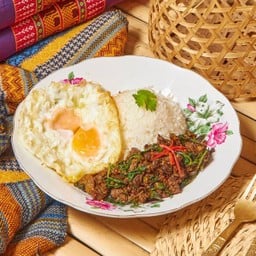 ข้าวกะเพราเนื้อชาร์โรเล่ส์