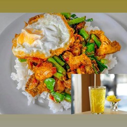 แพ็คคู่ ข้าวราดผัดพริกแกง+น้ำเก็กแท้100%