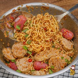 ลาบมาม่า