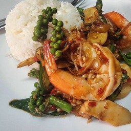 ผัดฉ่ากุ้ง  กับข้าว