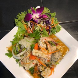 ยำวุ้นเส้นรวมมิตรทะเล