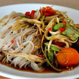 ตำซั่วหมูยอกุ้งสด