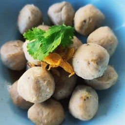 ชุดลูกชิ้นหมูลวก