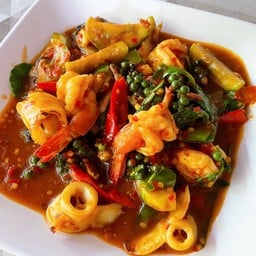 ผัดฉ่าทะเล