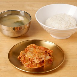 ข้าวหมูผัดกิมจิ+ซุปมิโซะ