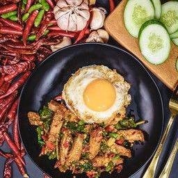 กะเพราหมูกรอบ -ราคาไม่รวมไข่ดาว