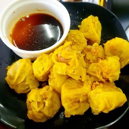 ขนมจีบหมูแม่มาลา20ลูก  ( เวฟทานได้เลย) ไม่ได้ทำให้นะครับ