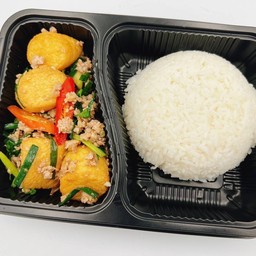 ข้าวเต้าหู้ไข่ผัดหมูสับ