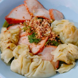 บะหมี่เกี๊ยวหมูแดง