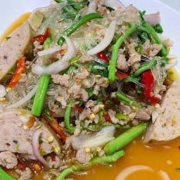 ยำวุ้นเส้นผักกะเฉดหมูสับหมูยอ