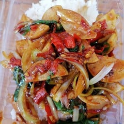 ข้าวราดกระเพราหมูยอ