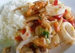 ข้าวผัดพริกทะเล