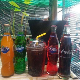 @1/ น้ำอัดลมขวดแก้ว ใส่ในแก้วน้ำแข็งแก้วโอ่ง ( 32 ออน )