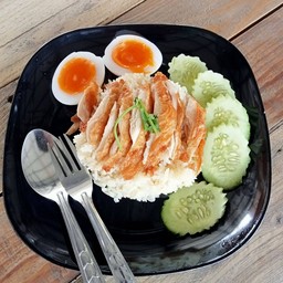 ข้าวมันไก่ ข้าวขาหมู ปุ้มปุ้ย