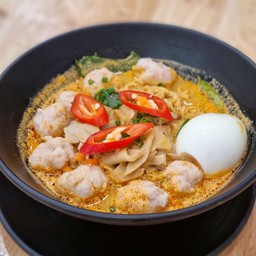 มาม่าต้มยำชีสไข่ลาวาหมูเด้ง