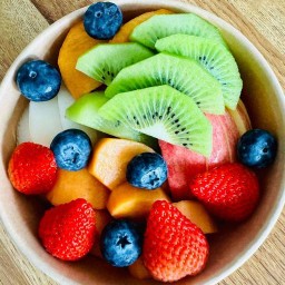 ผลไม้ พร้อมทาน ร้านปั่นปรุง ถนน โชคชัย 4 ซอย 67