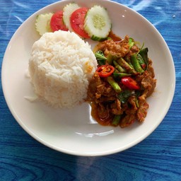 ผัดพริกแกงหมู