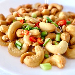 ยำเม็ดมะม่วงหิมพานต์